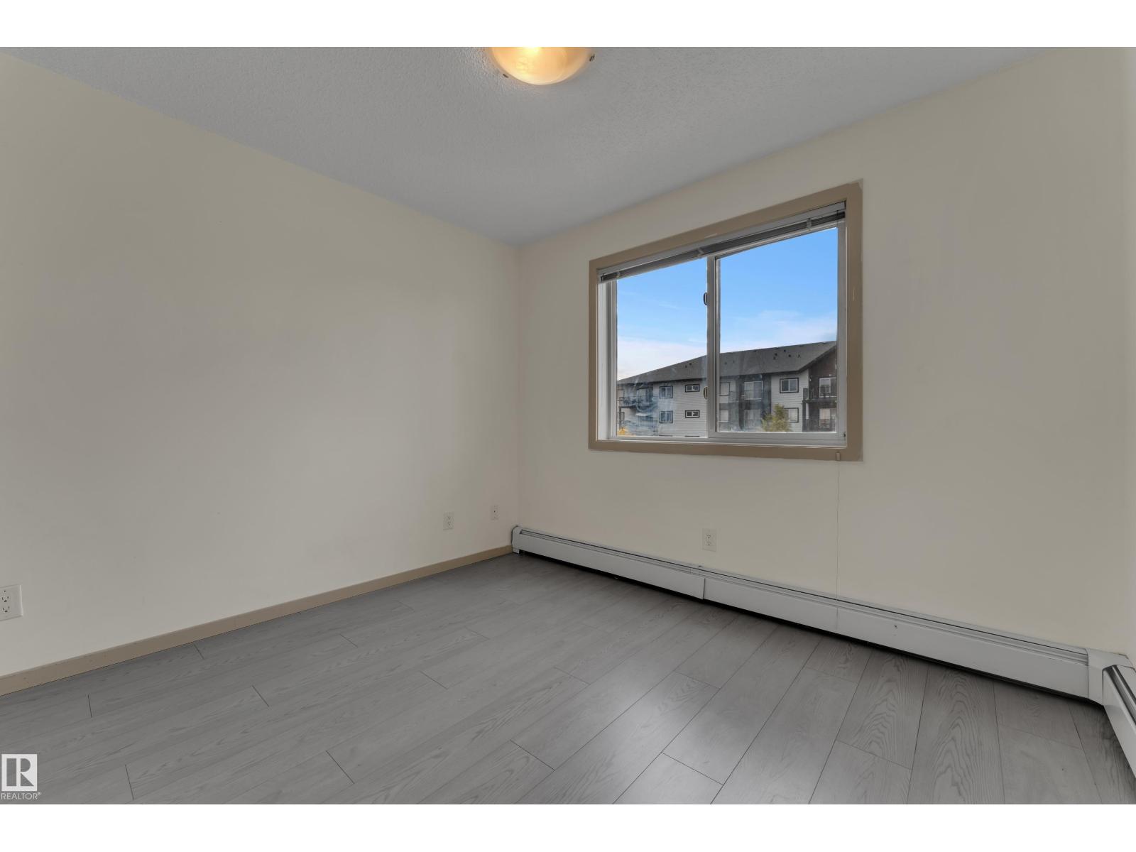#320 3357 16a Av Nw Property Photo 15