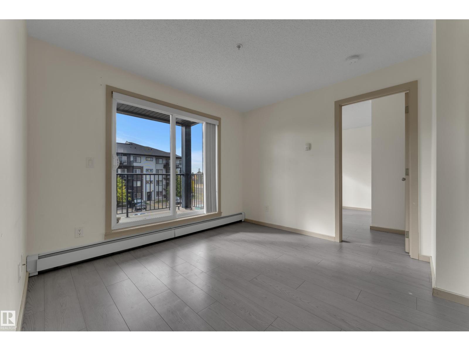 #320 3357 16a Av Nw Property Photo 18