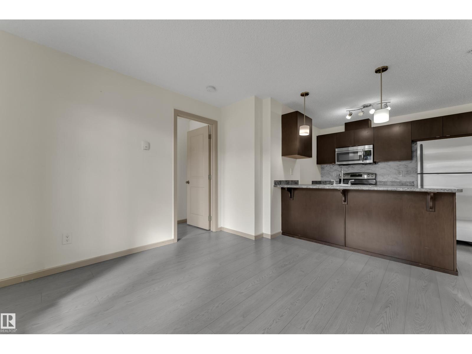 #320 3357 16a Av Nw Property Photo 19