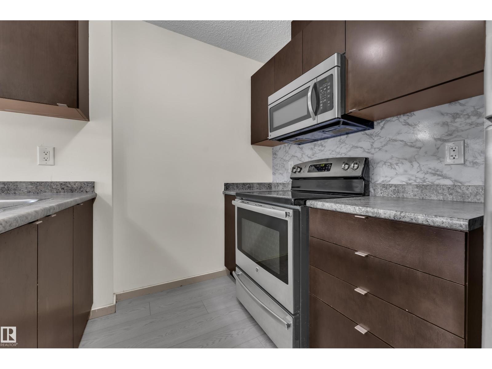 #320 3357 16a Av Nw Property Photo 24