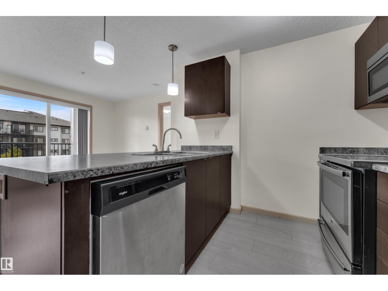 #320 3357 16a Av Nw Property Photo 25
