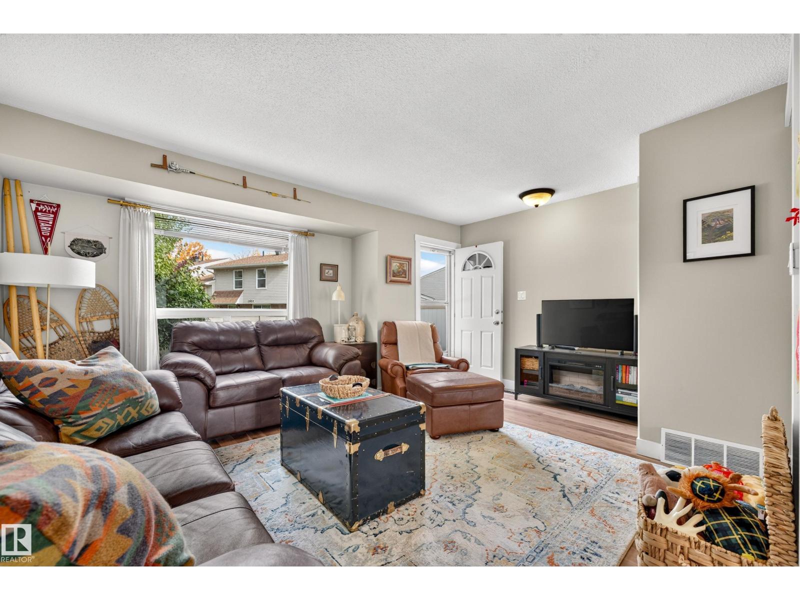 138 Dickinsfield Co Nw Property Photo 15