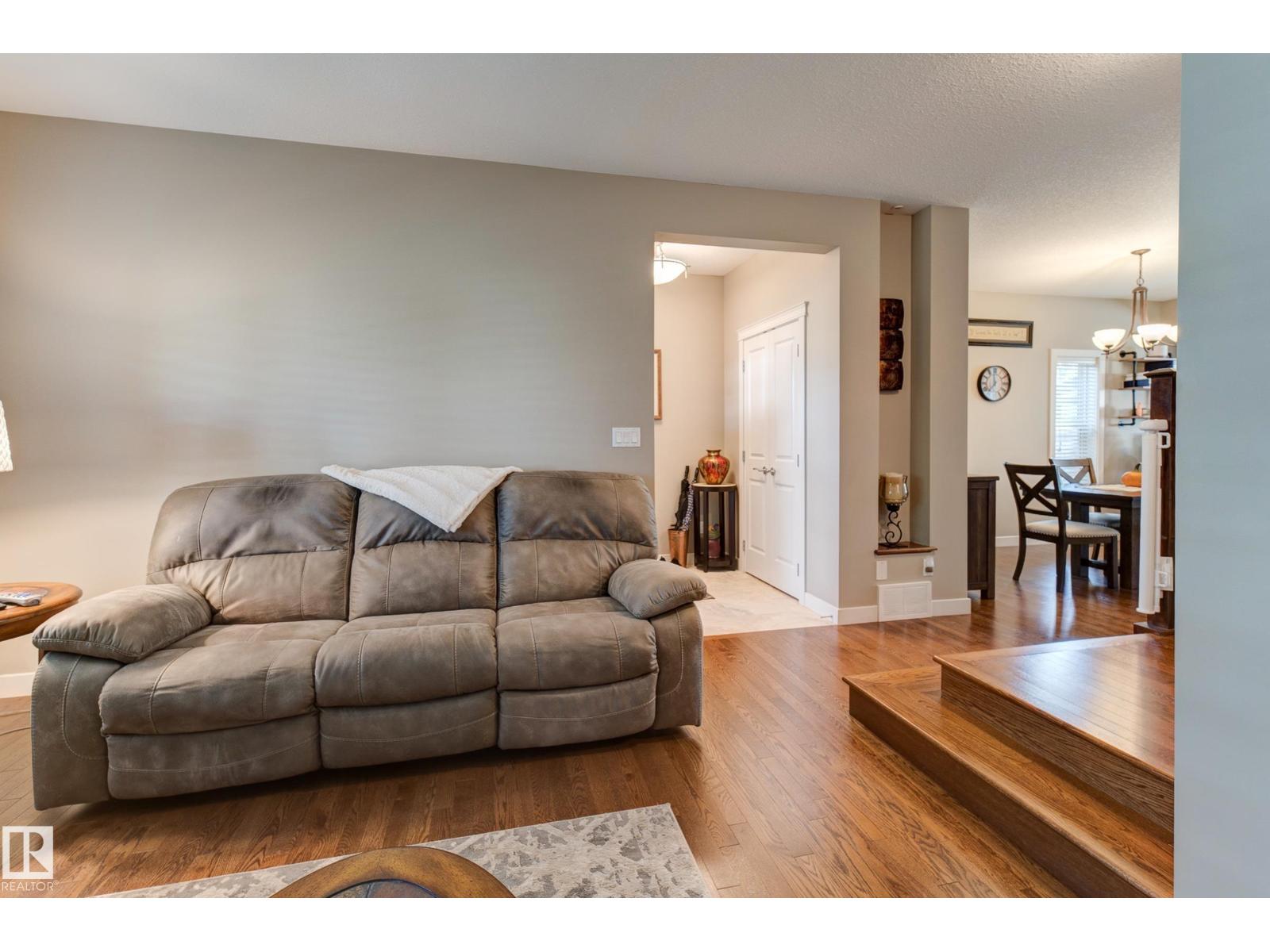 22015 97 Av Nw Property Photo 6