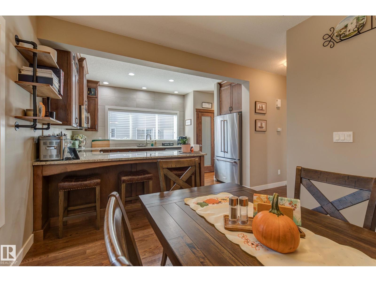 22015 97 Av Nw Property Photo 12