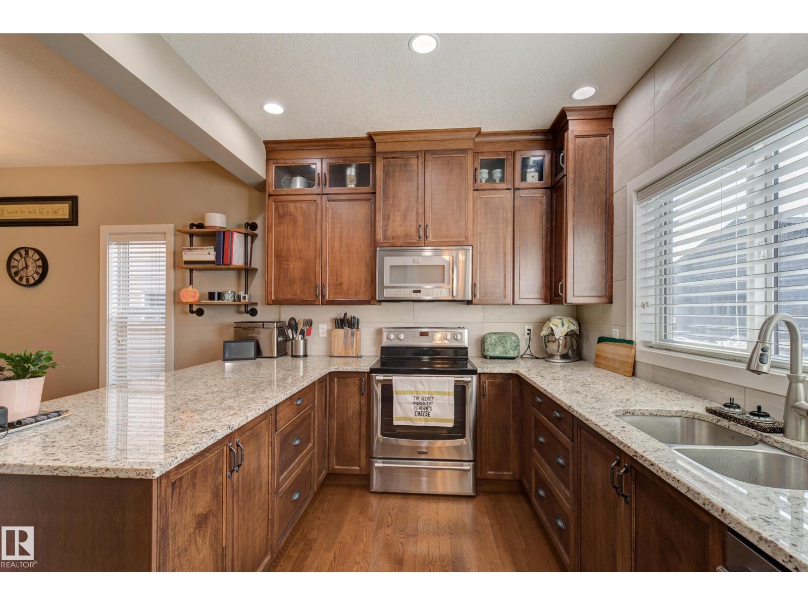 22015 97 Av Nw Property Photo 15
