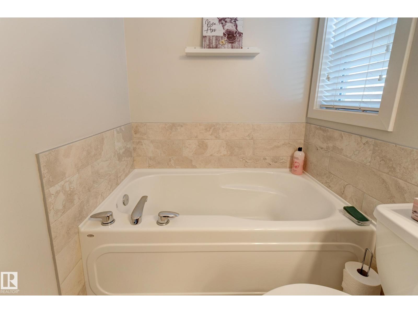22015 97 Av Nw Property Photo 27