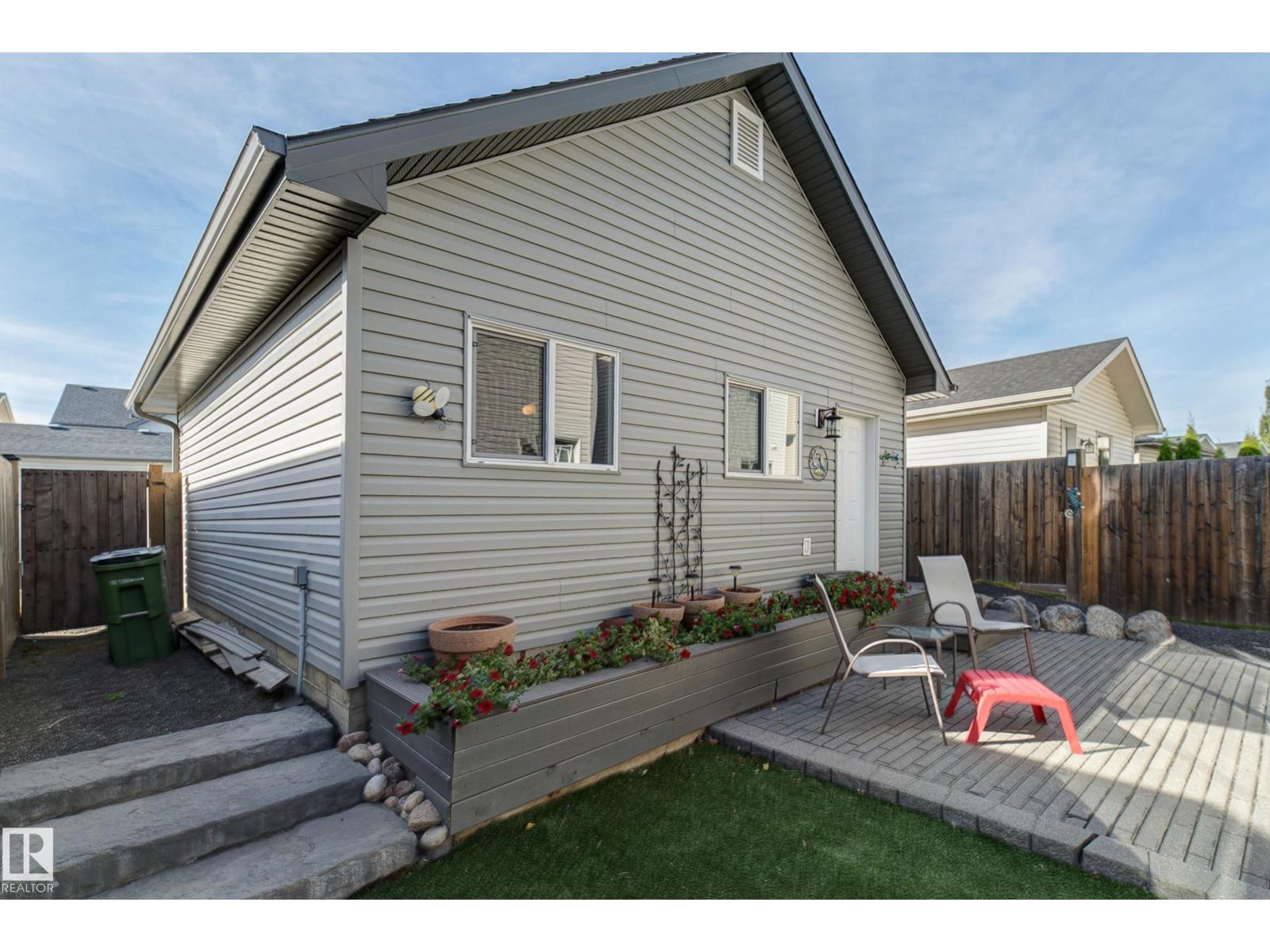 22015 97 Av Nw Property Photo 43