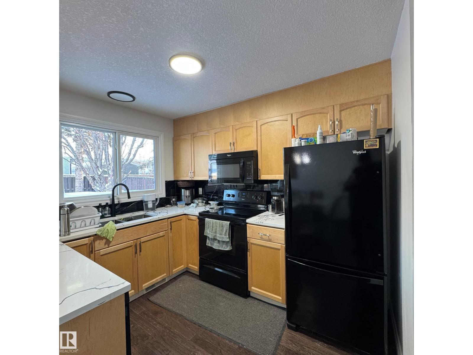 2043 49a Street Nw Property Photo 5