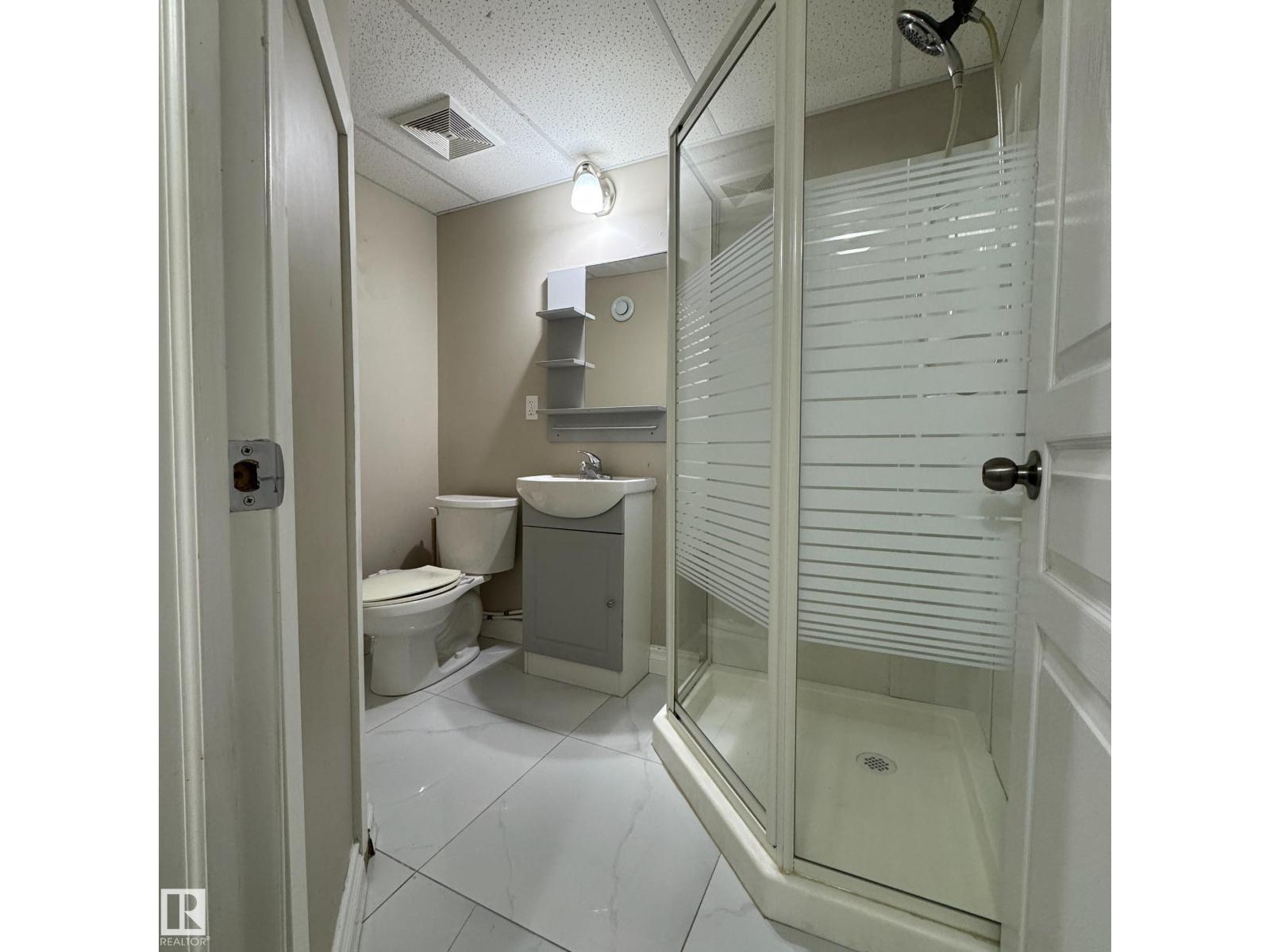 2043 49a Street Nw Property Photo 6