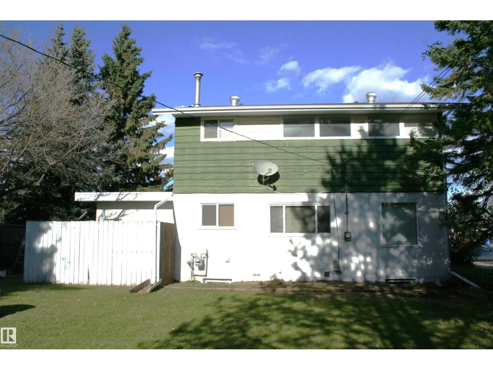 5219 57 Av Property Photo 42