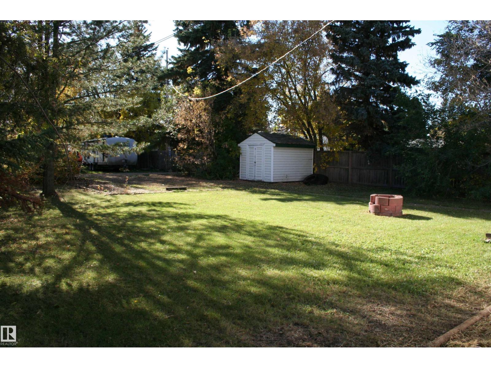 5219 57 Av Property Photo 44