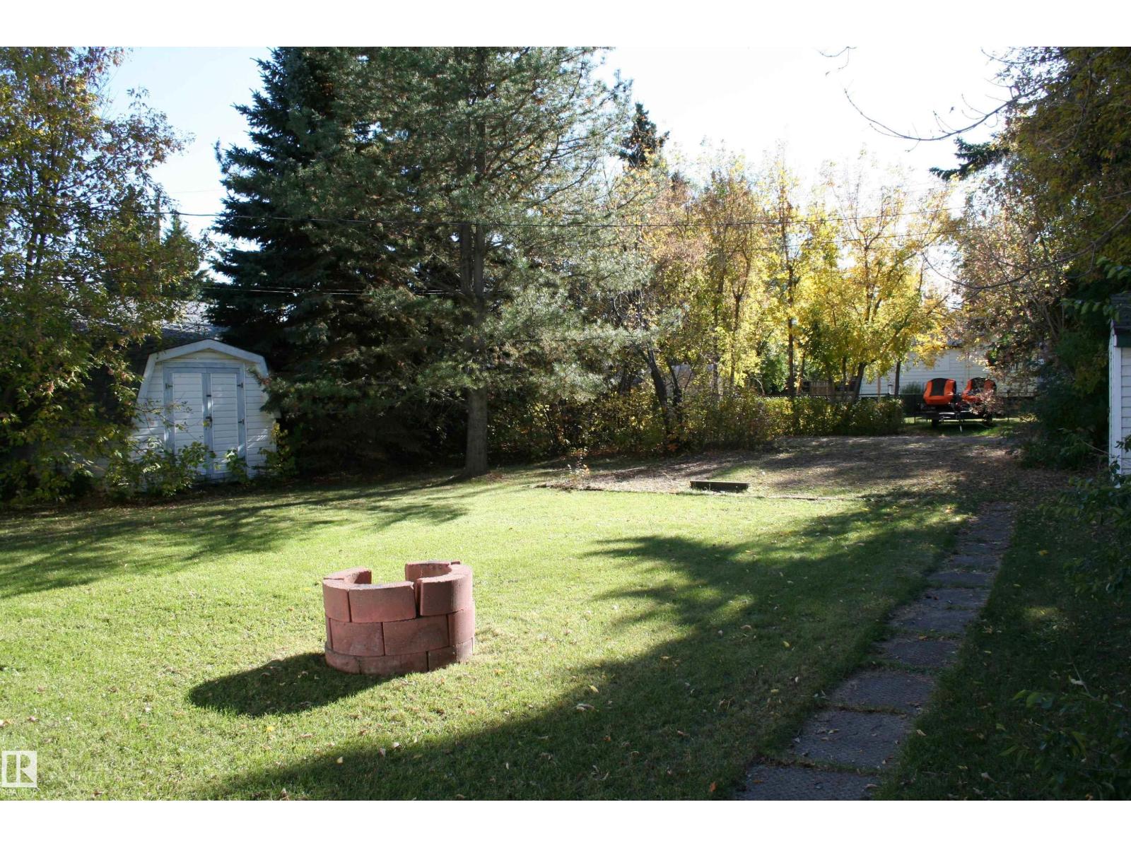 5219 57 Av Property Photo 45