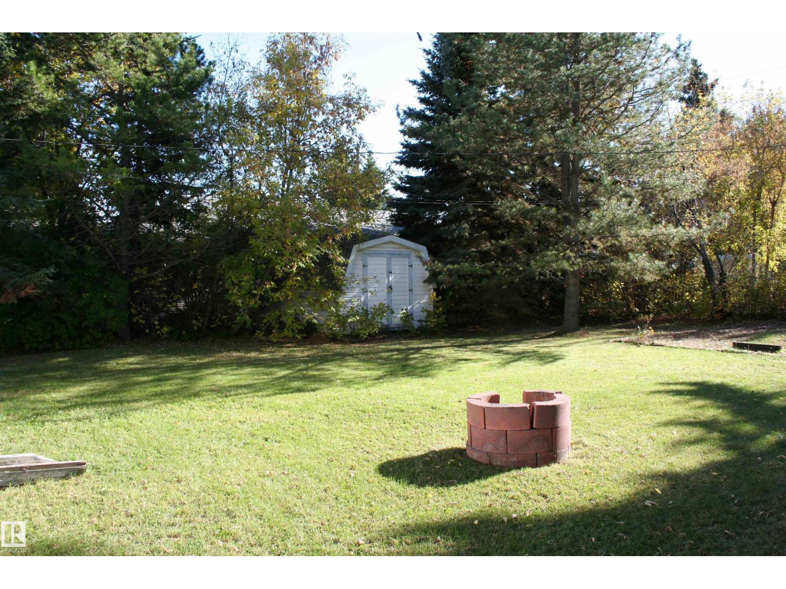 5219 57 Av Property Photo 46