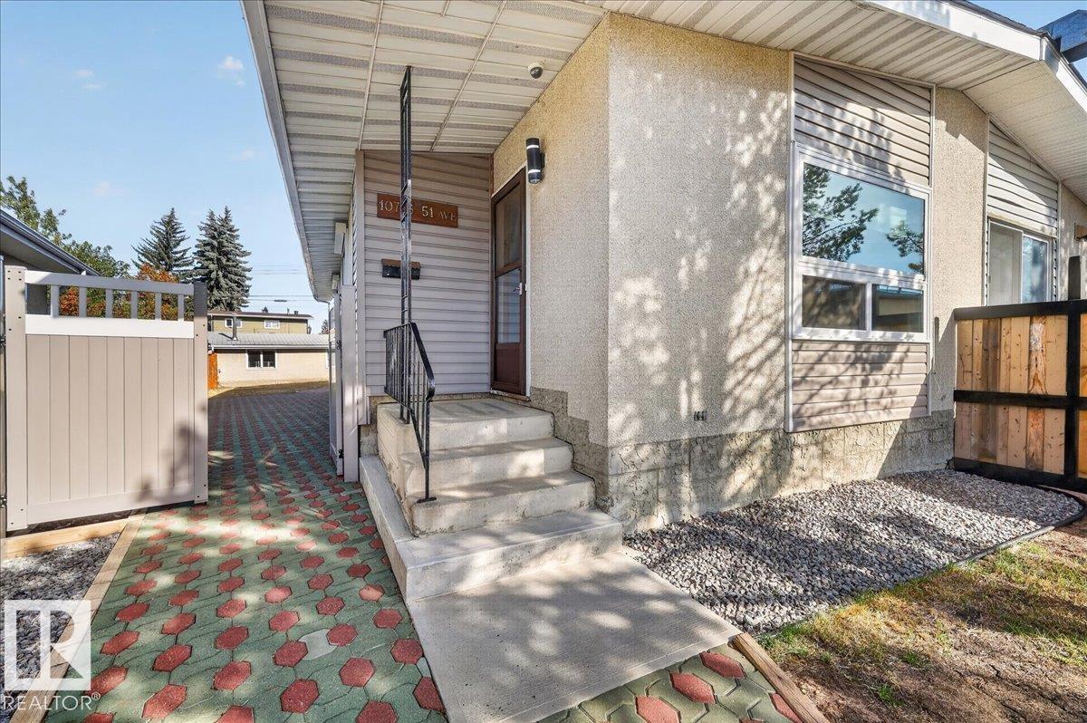 10716 51 Av Nw Property Photo 4