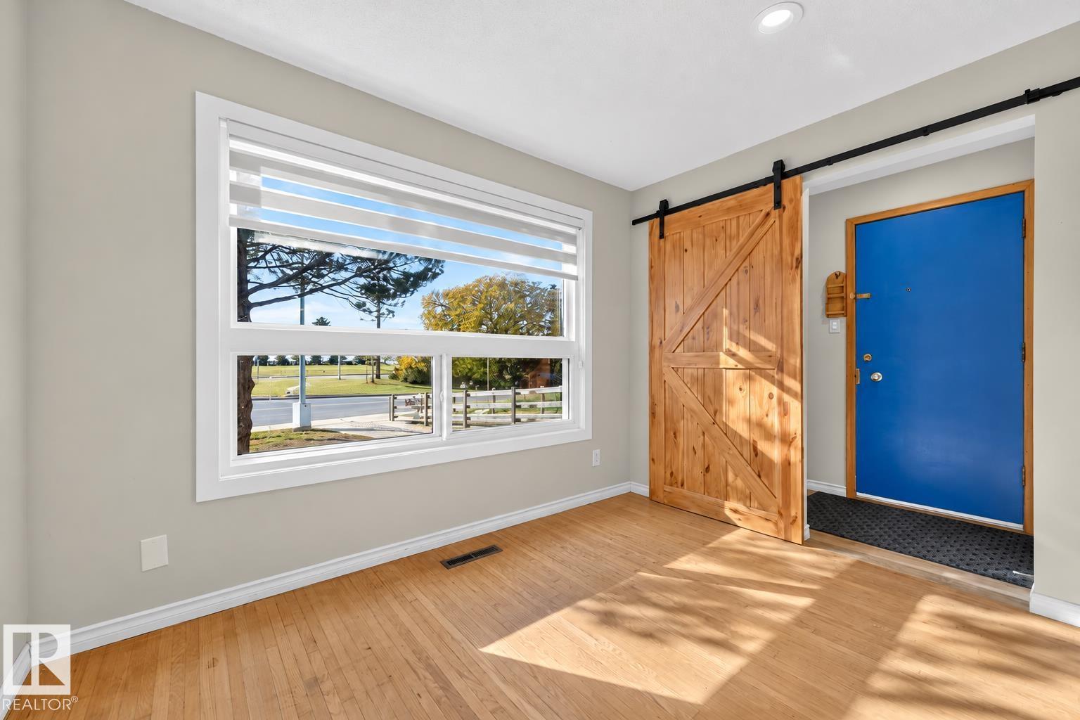 10716 51 Av Nw Property Photo 7