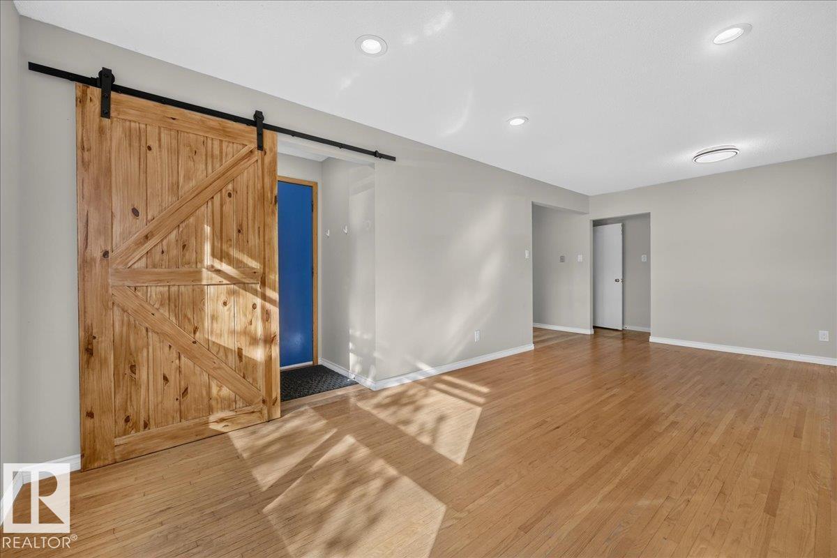 10716 51 Av Nw Property Photo 9