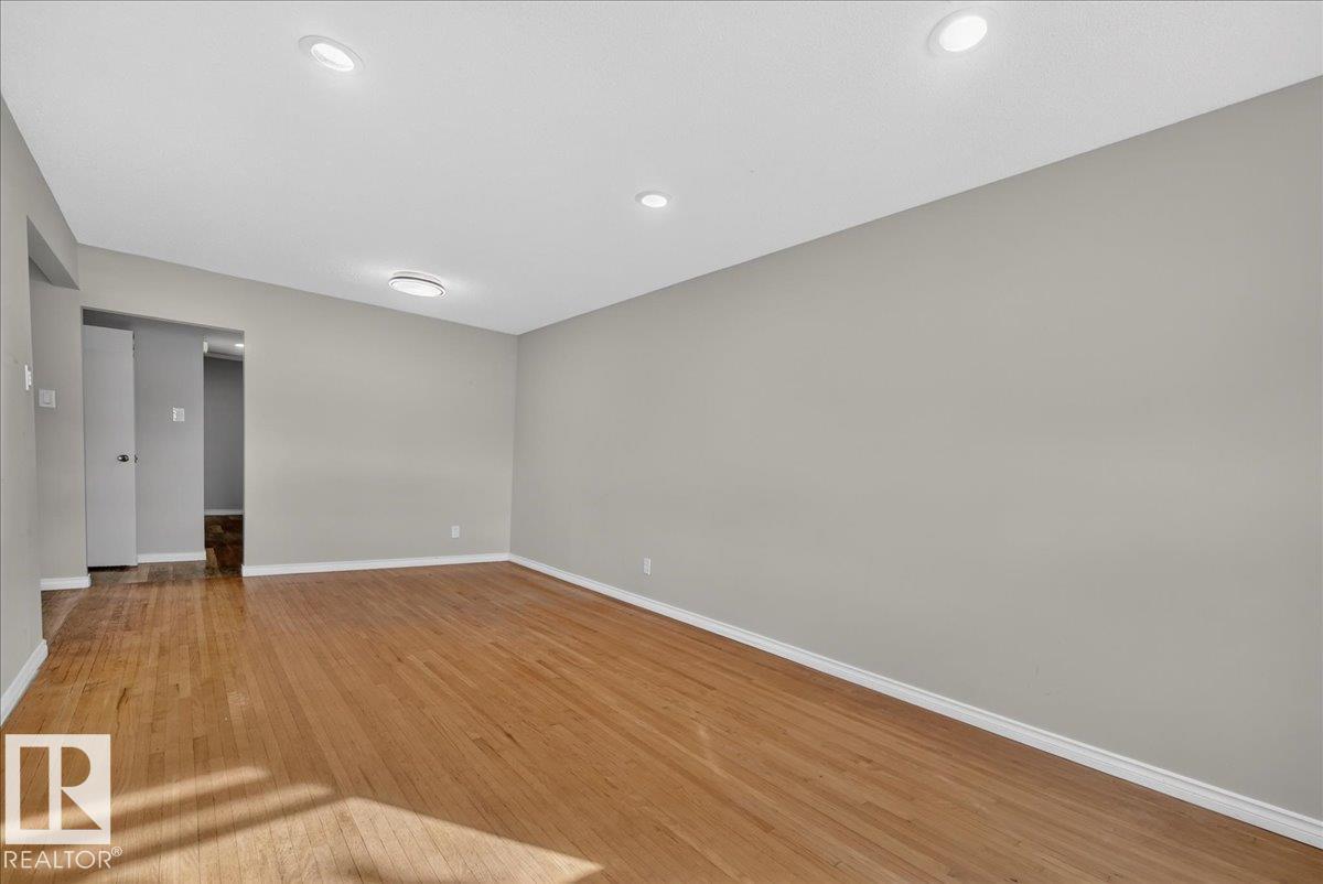 10716 51 Av Nw Property Photo 10