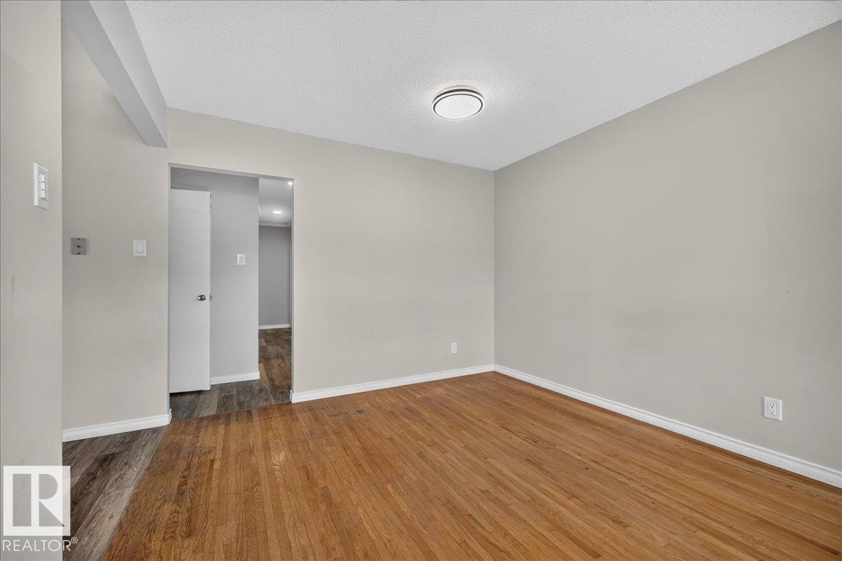 10716 51 Av Nw Property Photo 15
