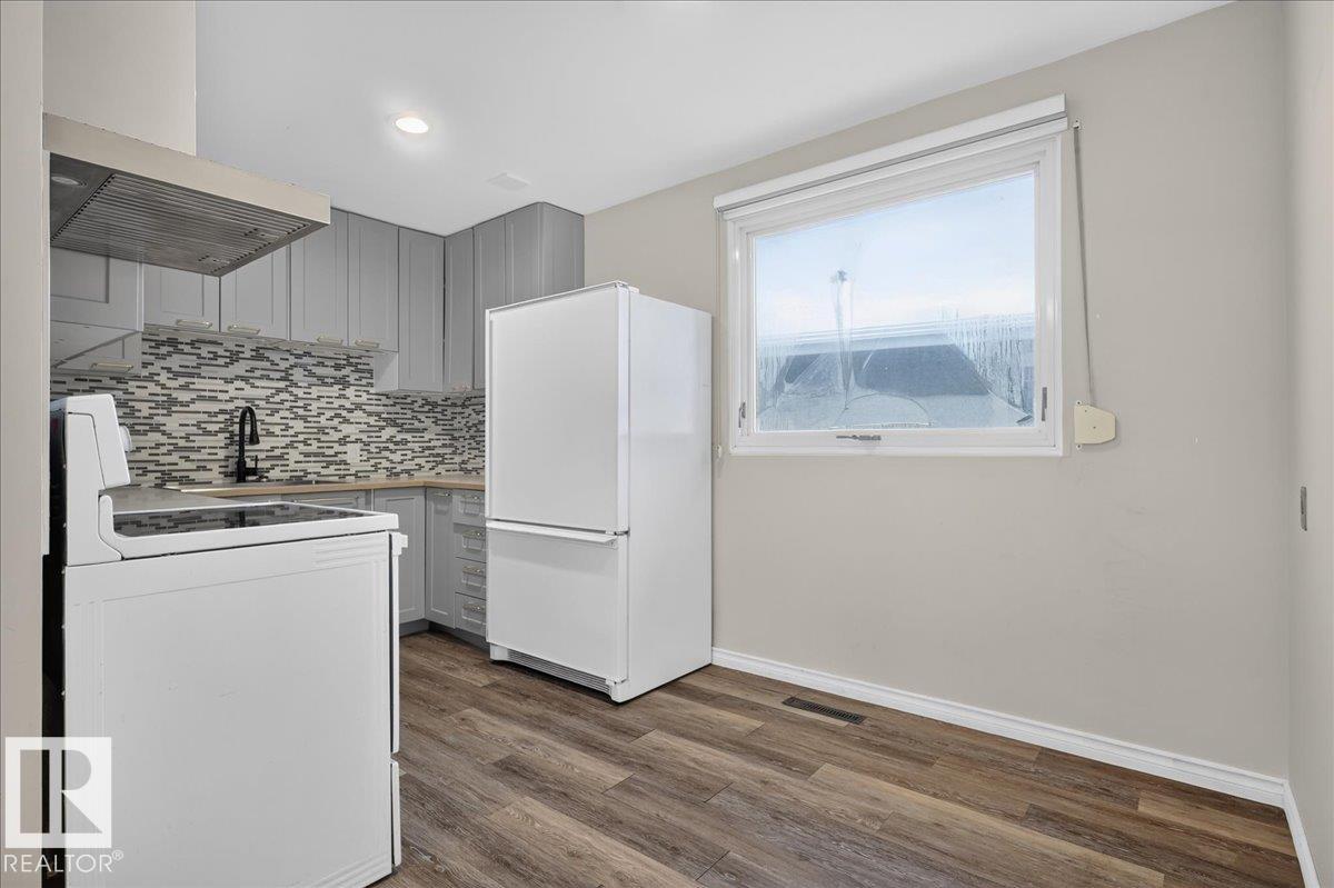 10716 51 Av Nw Property Photo 17