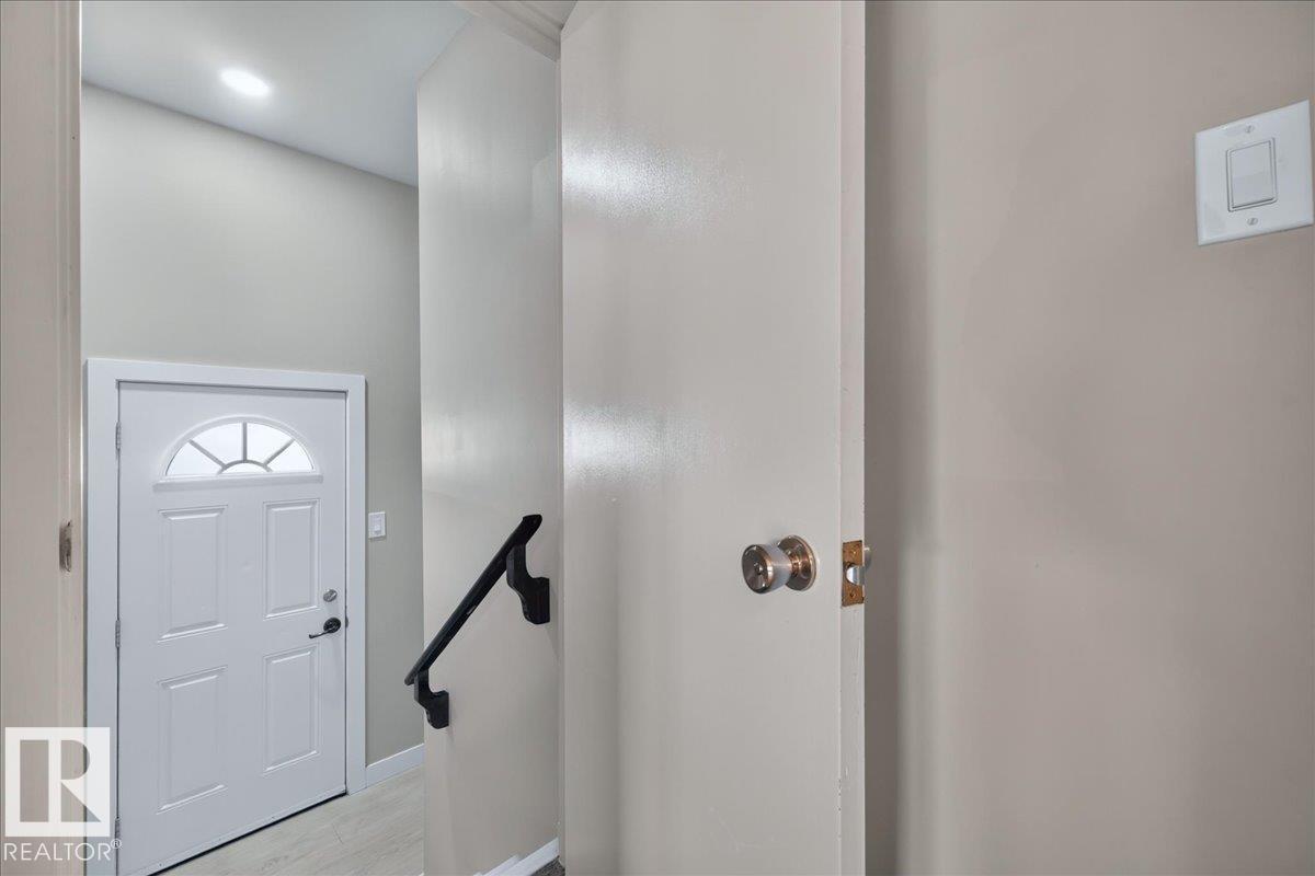 10716 51 Av Nw Property Photo 21