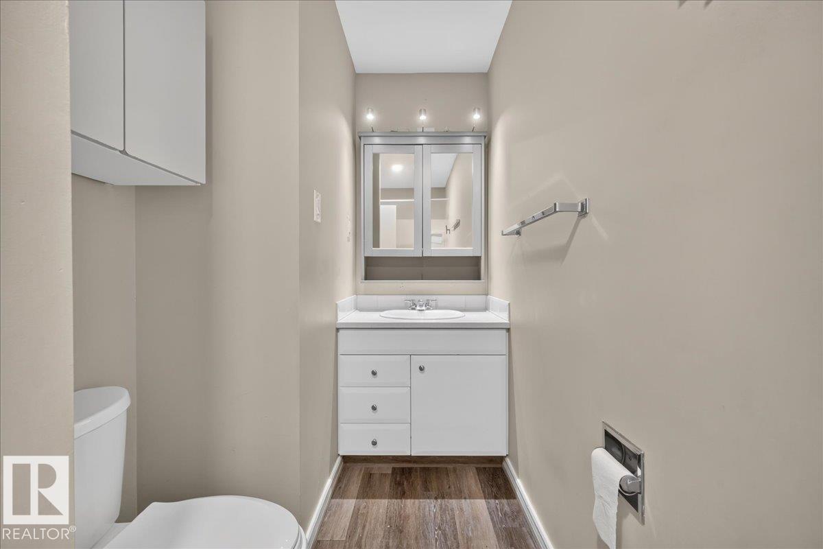 10716 51 Av Nw Property Photo 23