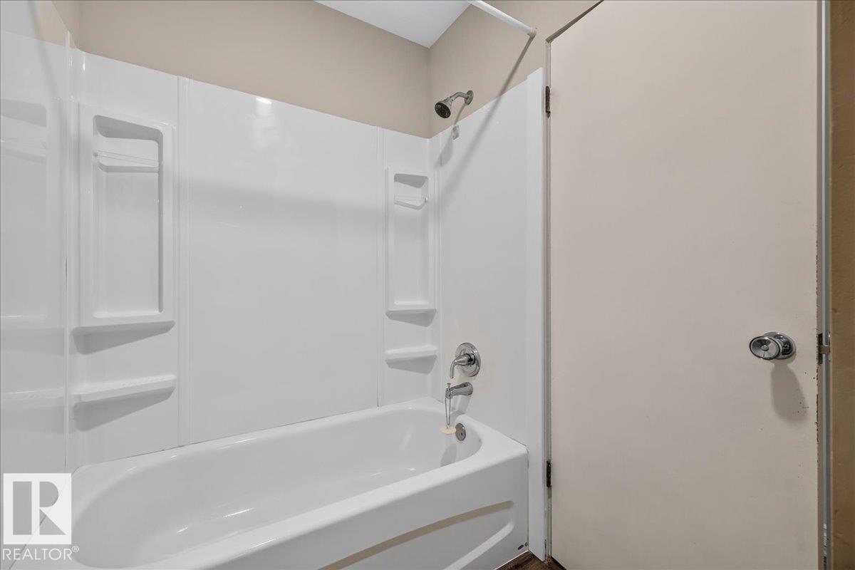 10716 51 Av Nw Property Photo 24