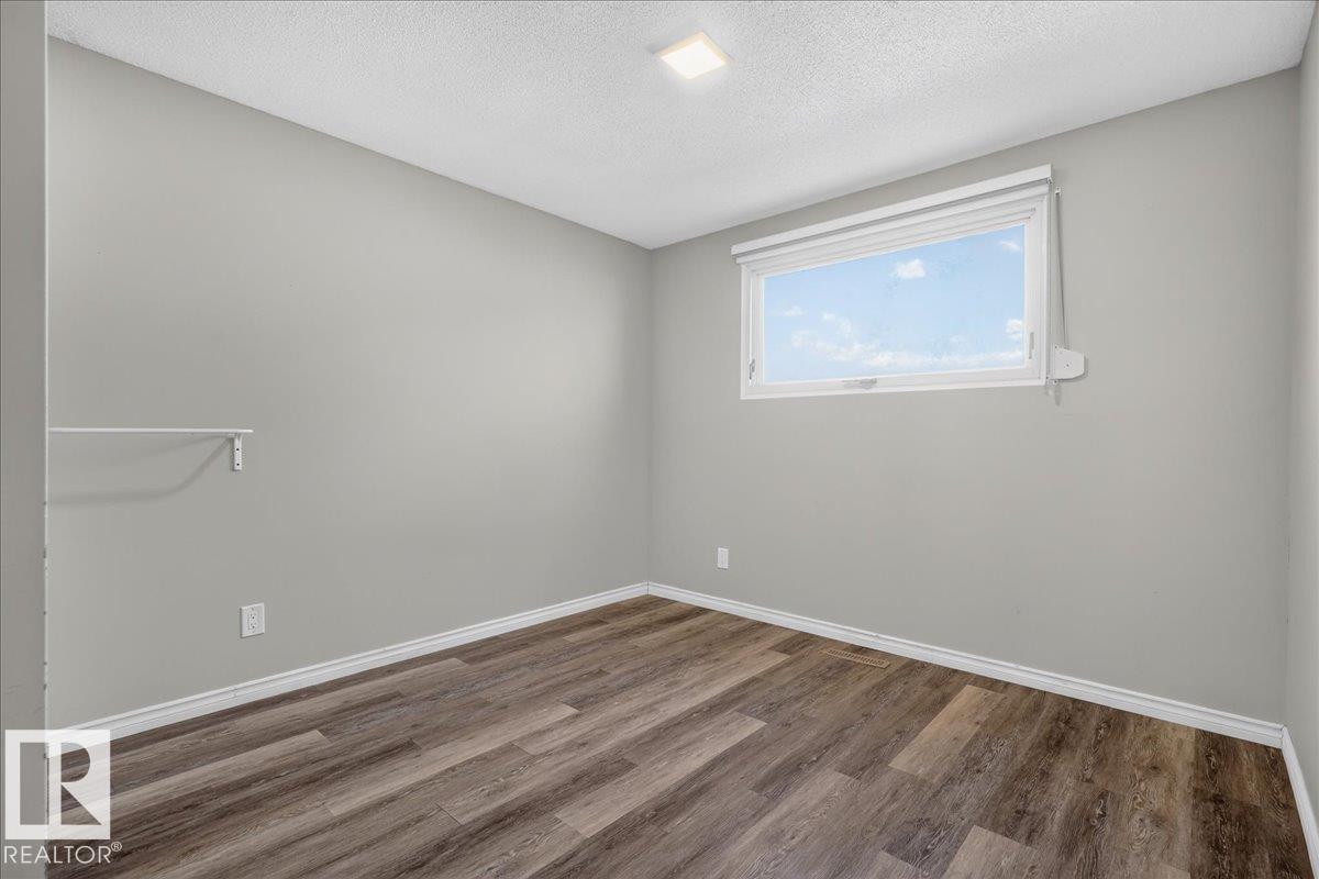 10716 51 Av Nw Property Photo 28