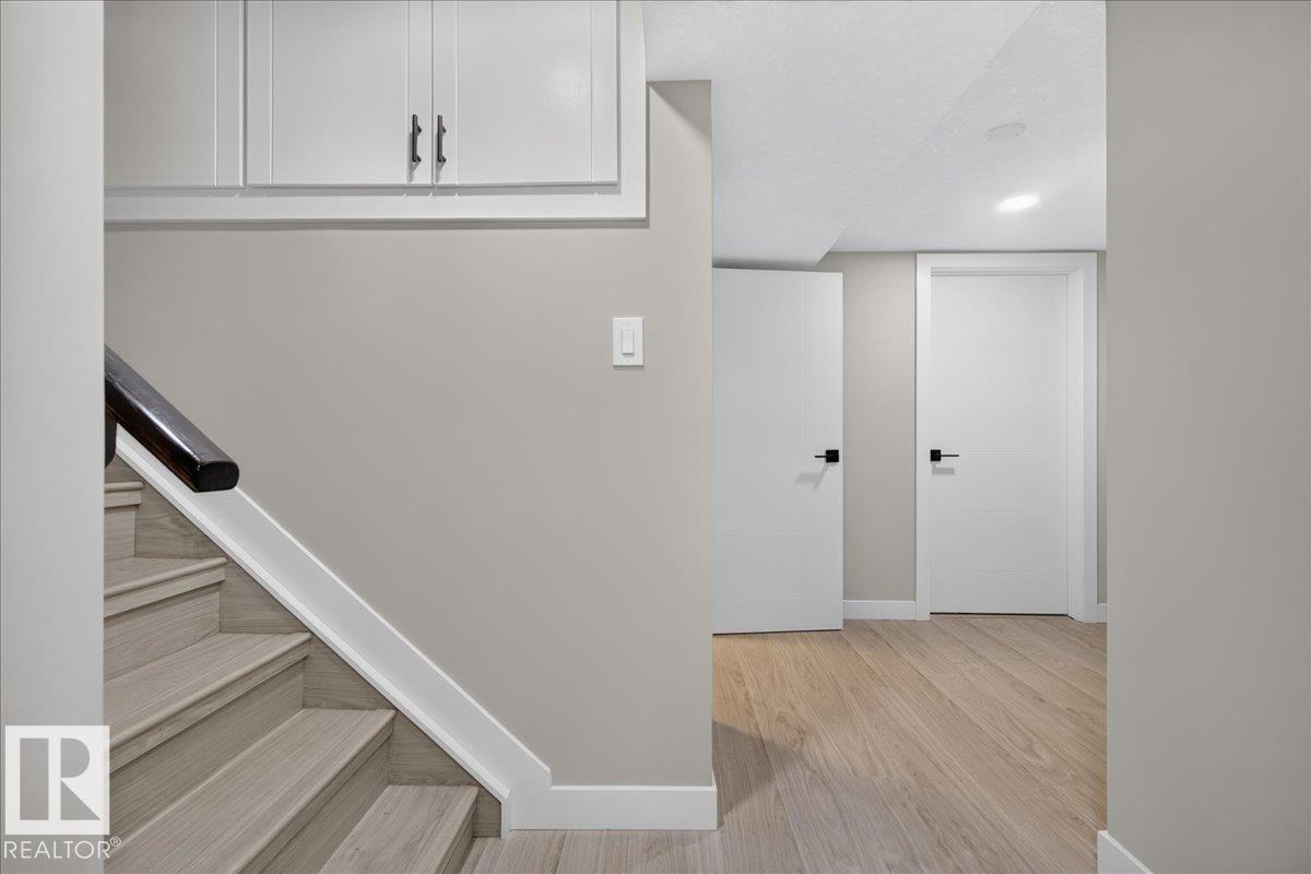 10716 51 Av Nw Property Photo 32