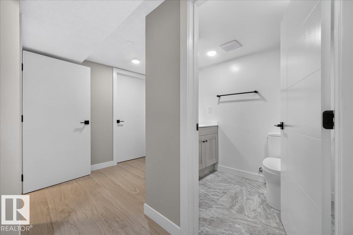 10716 51 Av Nw Property Photo 33