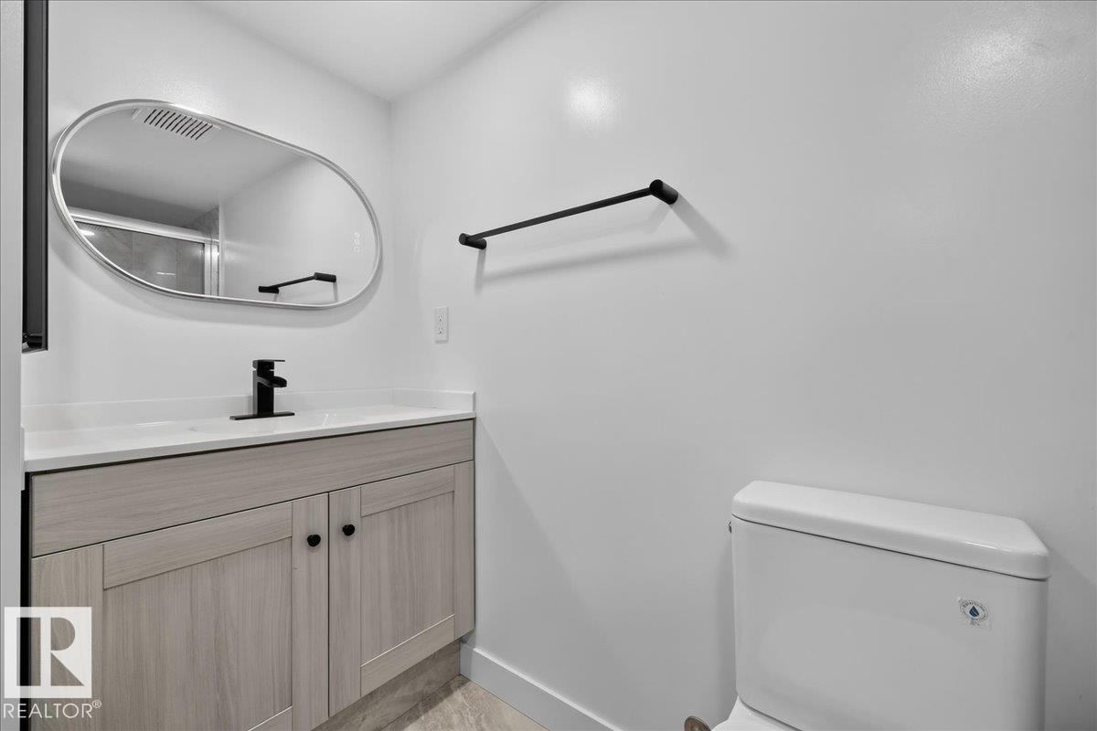 10716 51 Av Nw Property Photo 35