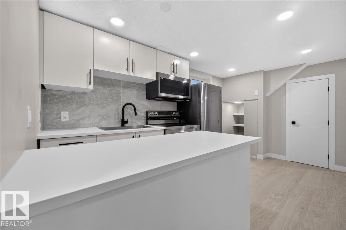 10716 51 Av Nw Property Photo 39