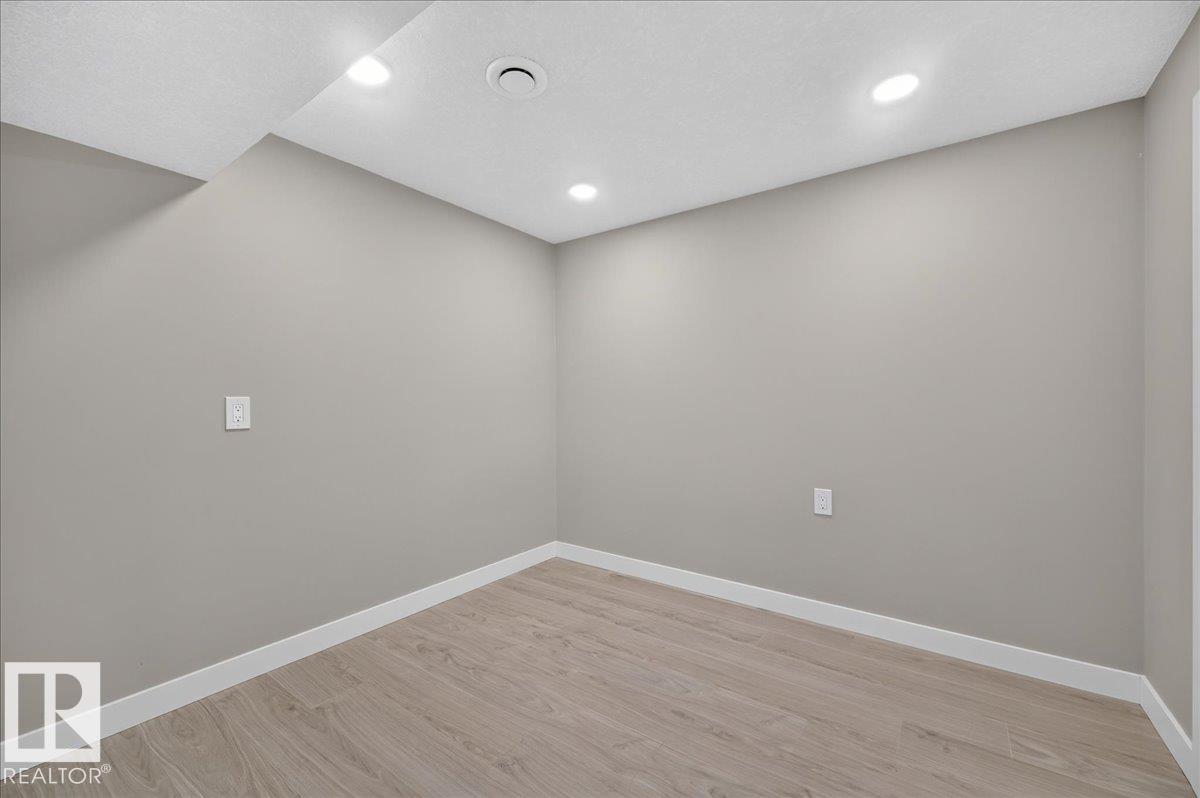 10716 51 Av Nw Property Photo 42