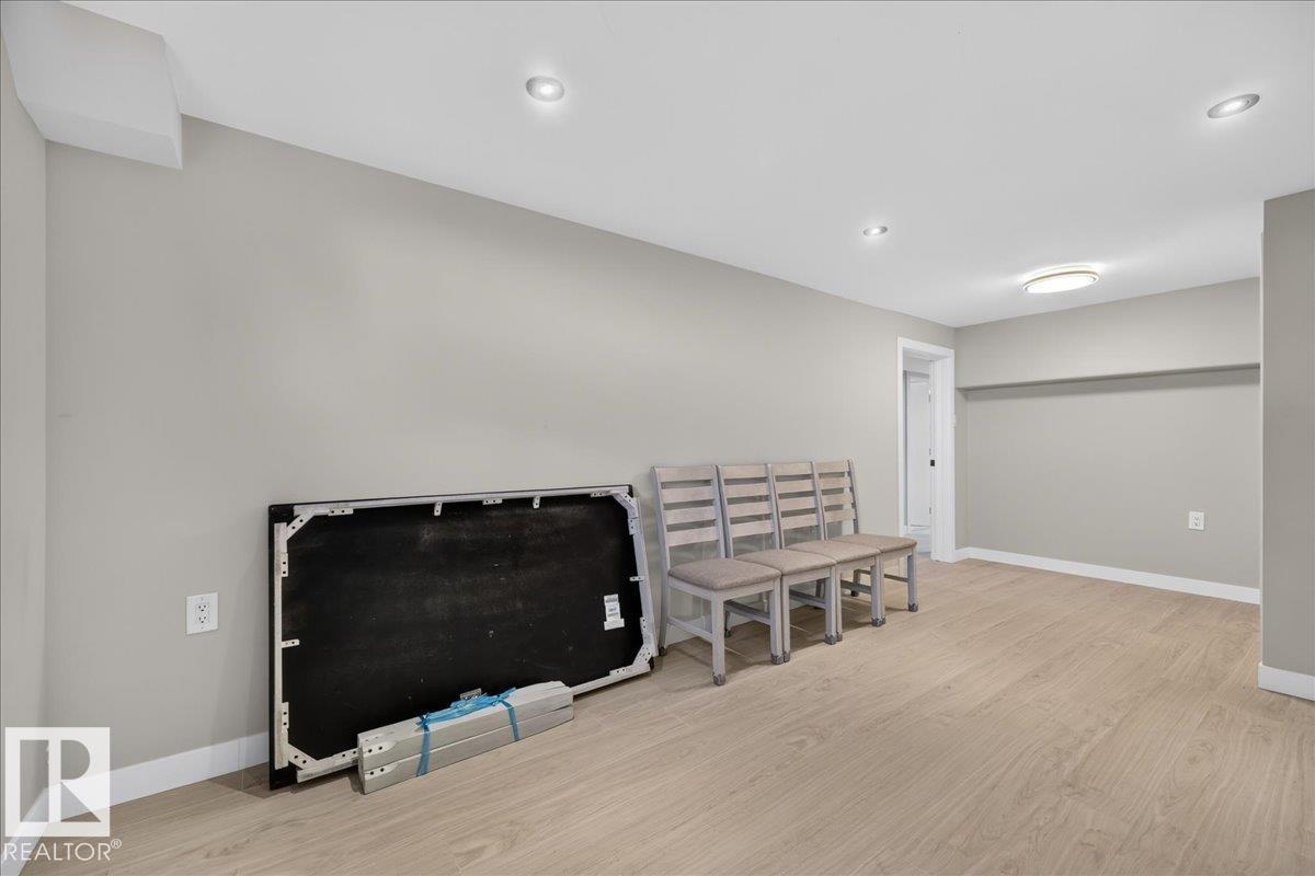 10716 51 Av Nw Property Photo 49