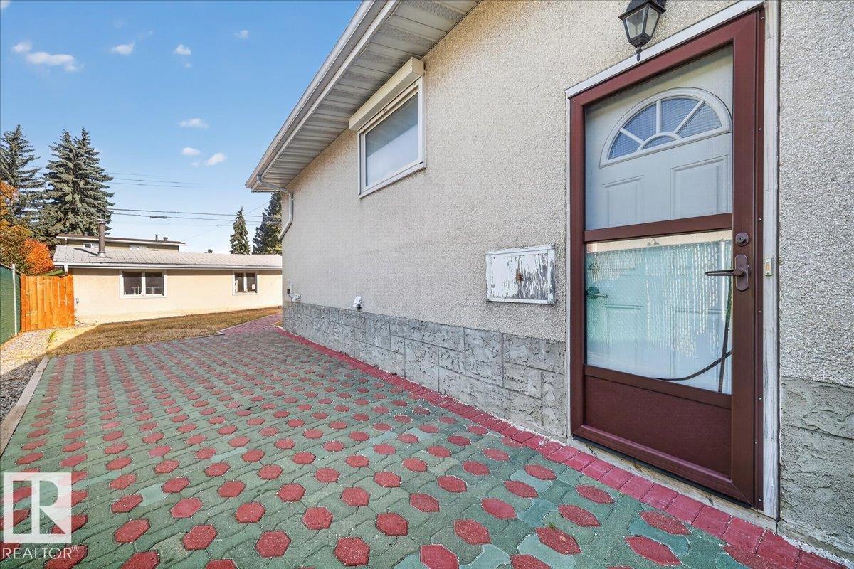 10716 51 Av Nw Property Photo 50