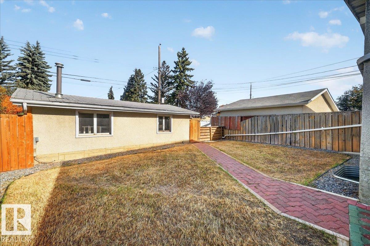 10716 51 Av Nw Property Photo 51