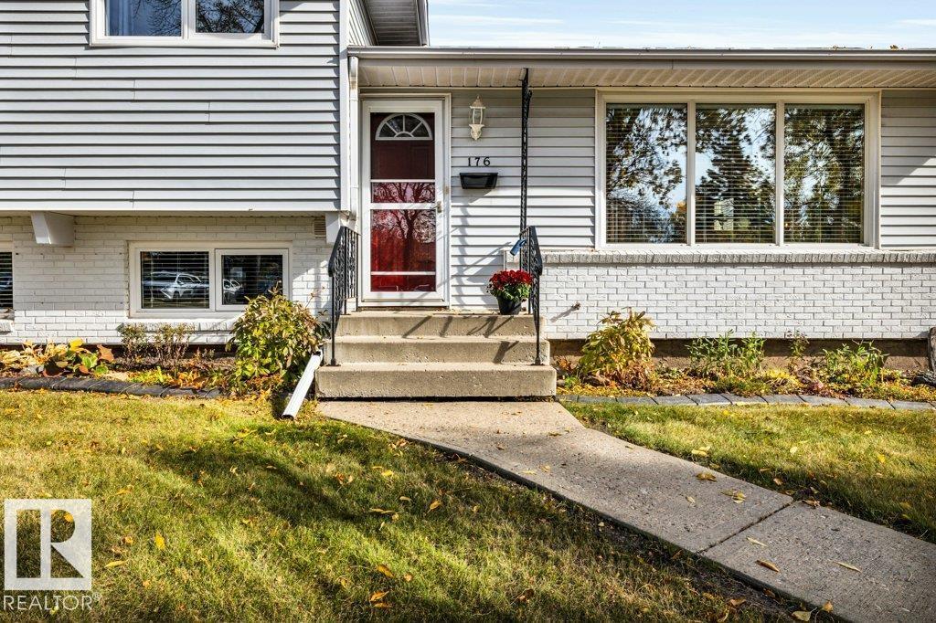 176 Larose Dr Property Photo 2