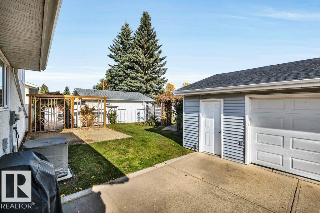176 Larose Dr Property Photo 41