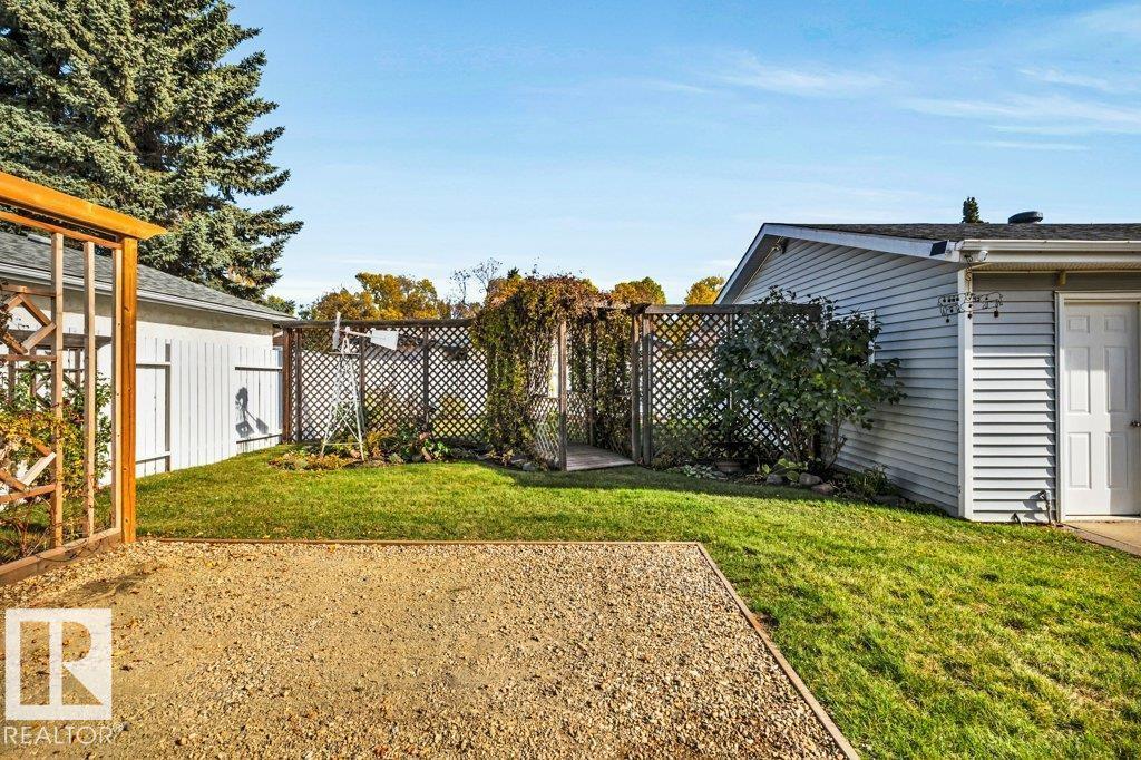 176 Larose Dr Property Photo 45