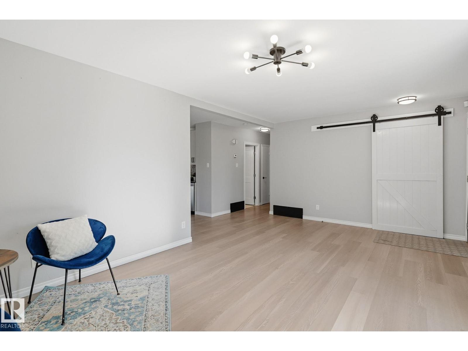 4920 55 Av Property Photo 6