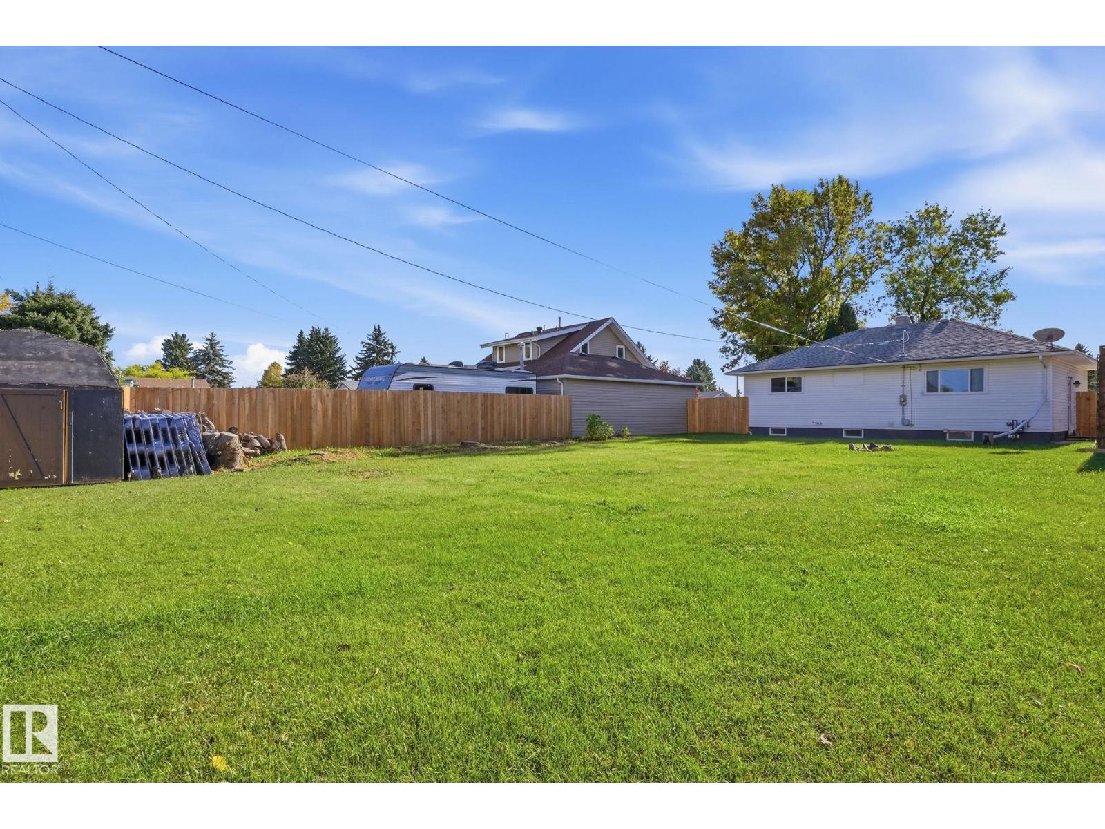 4920 55 Av Property Photo 30