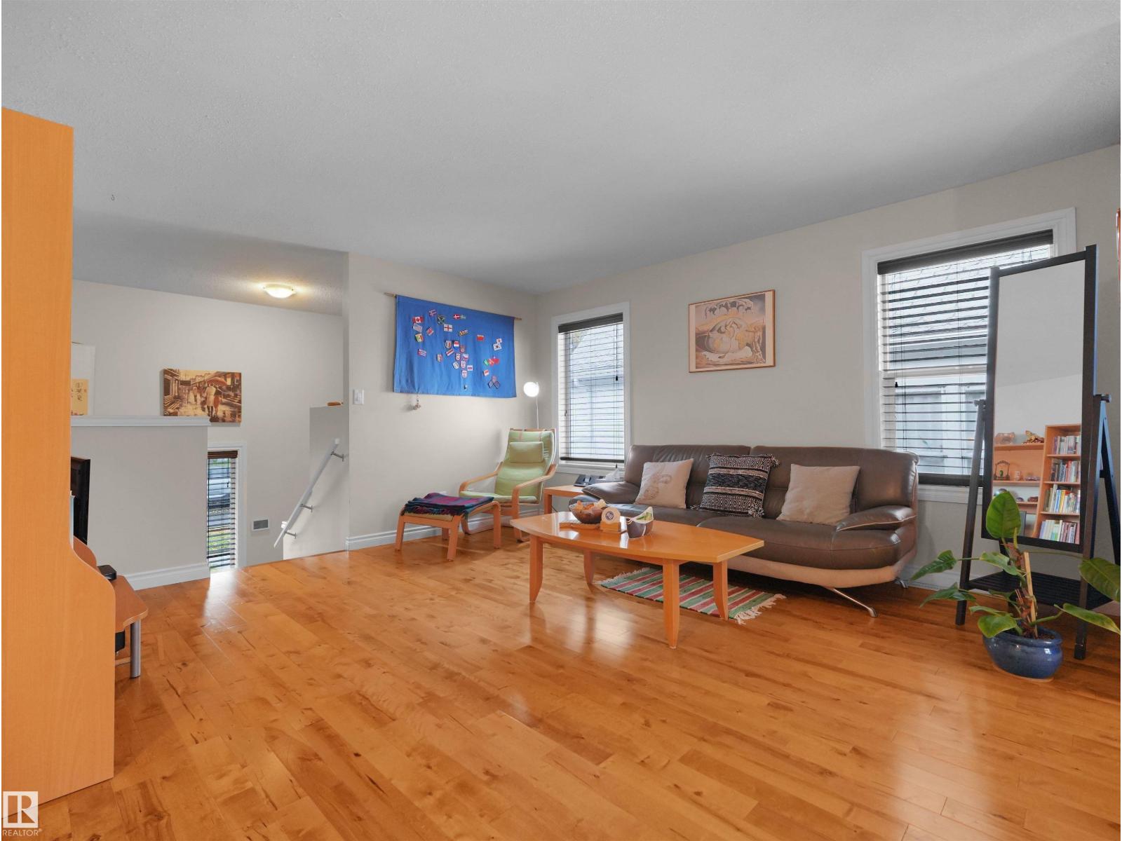 11841 94 St Nw Property Photo 2