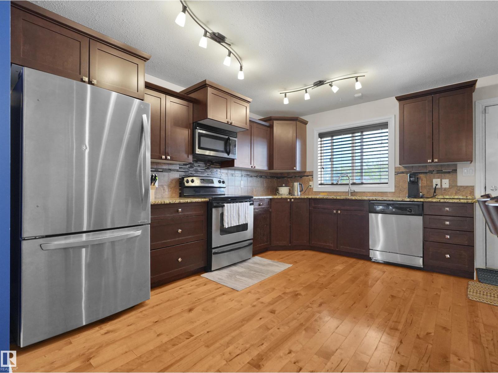 11841 94 St Nw Property Photo 6