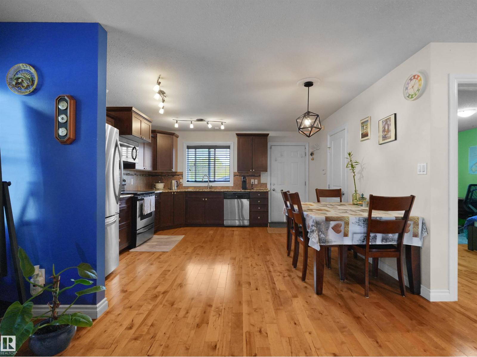 11841 94 St Nw Property Photo 8