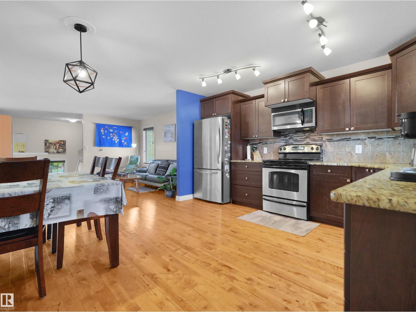 11841 94 St Nw Property Photo 9