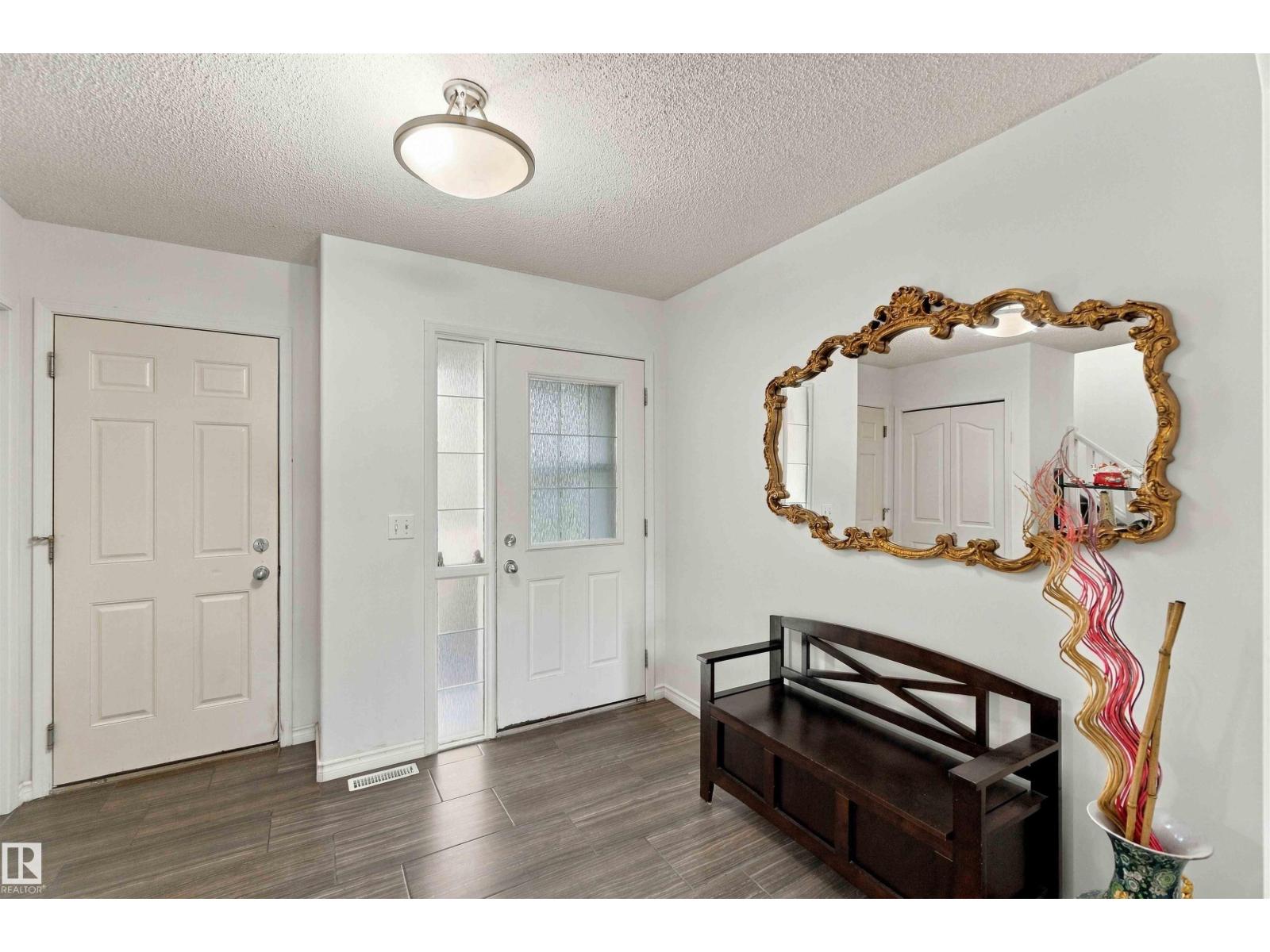 3524 Mclean Cr Sw Property Photo 2