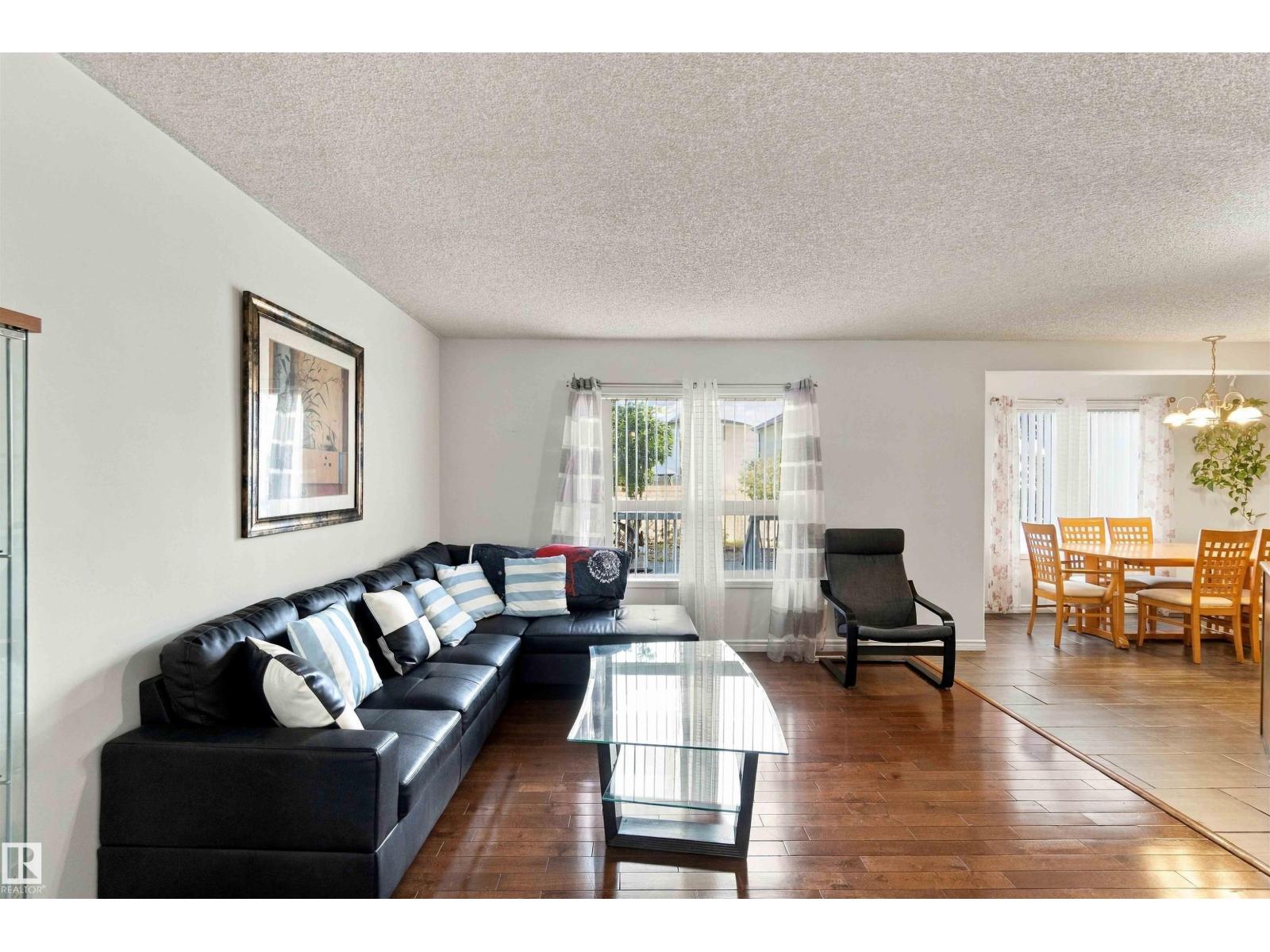 3524 Mclean Cr Sw Property Photo 4