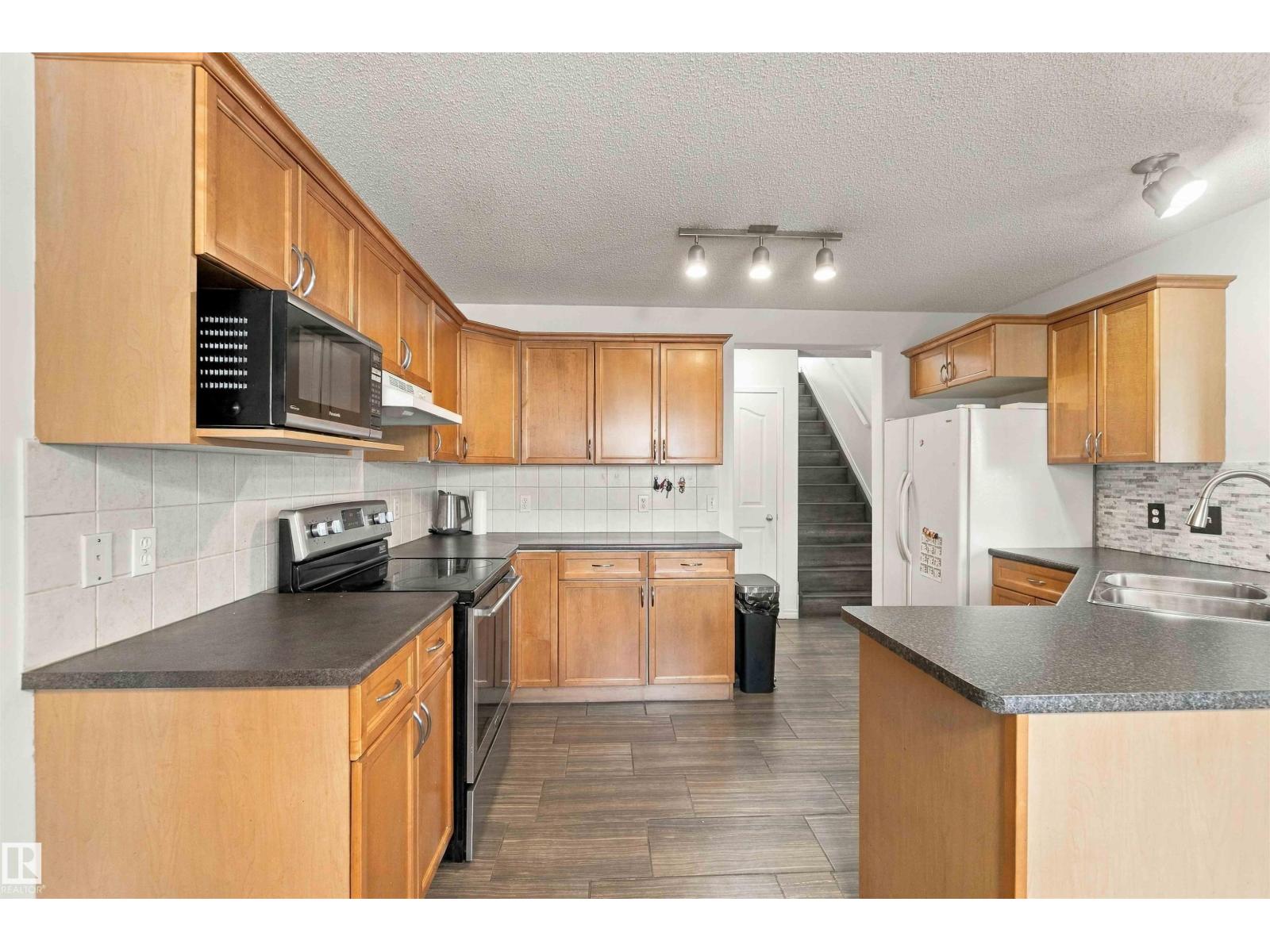 3524 Mclean Cr Sw Property Photo 5