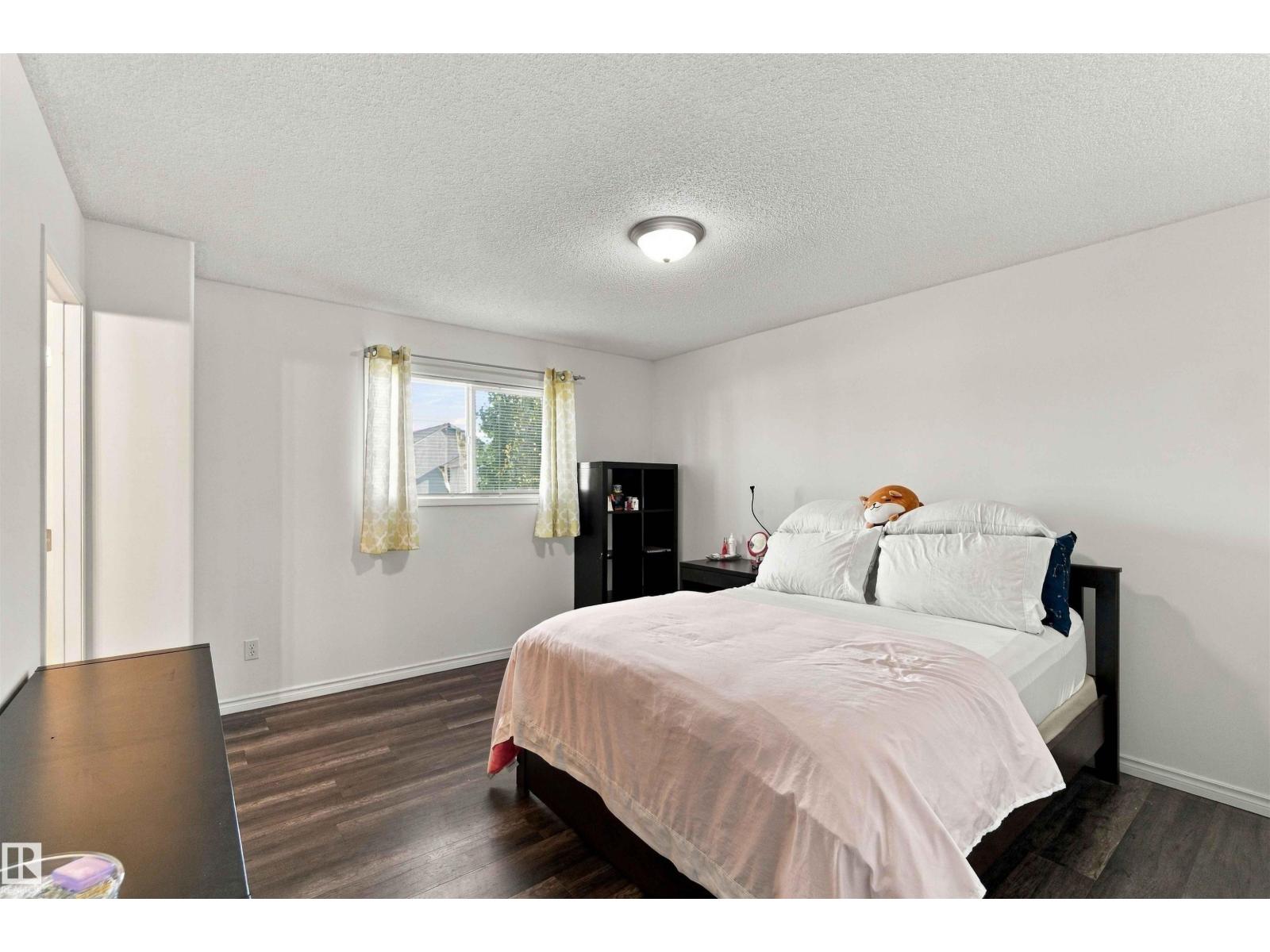 3524 Mclean Cr Sw Property Photo 9