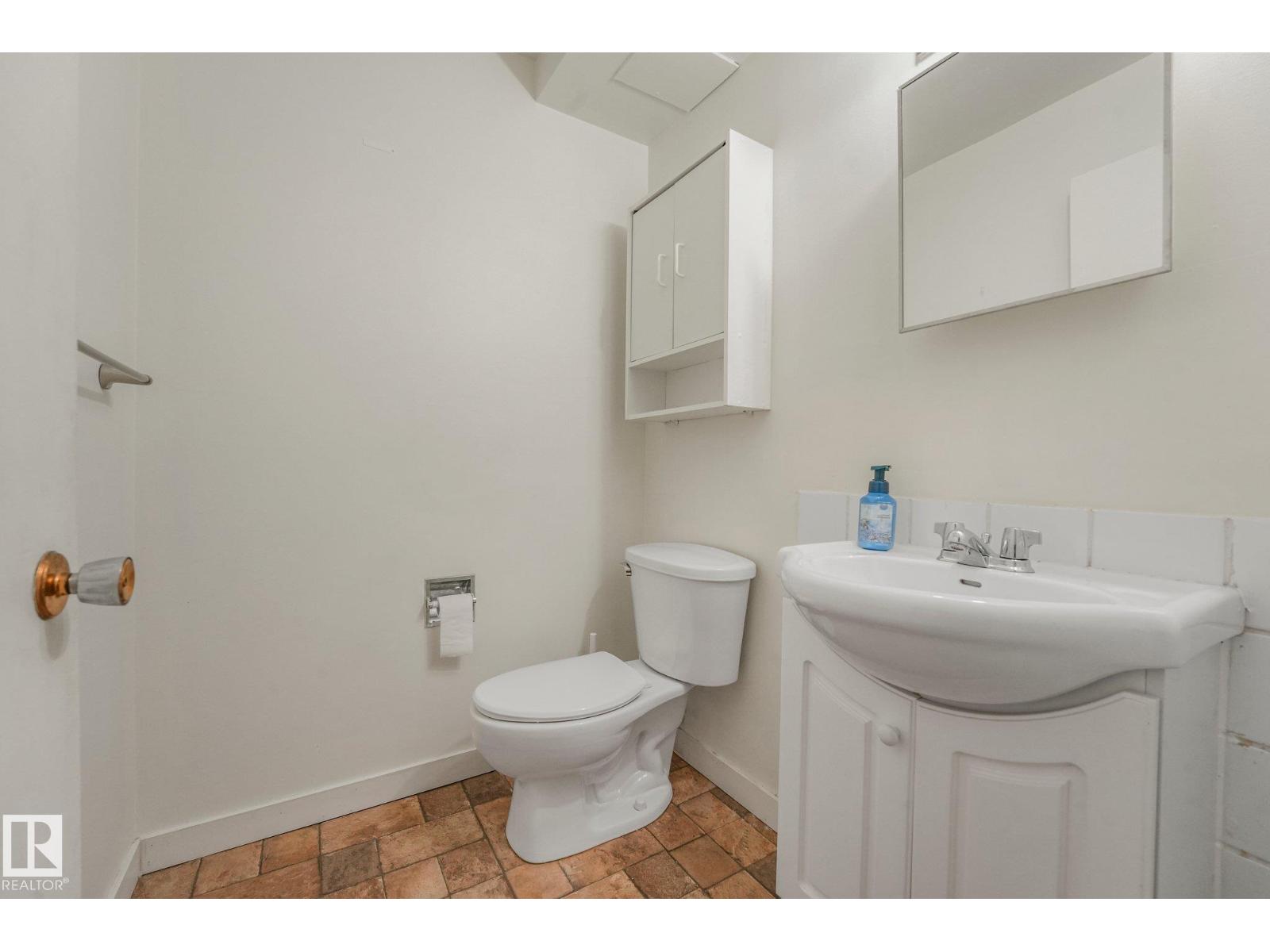 144 Roseland Vg Nw Property Photo 18