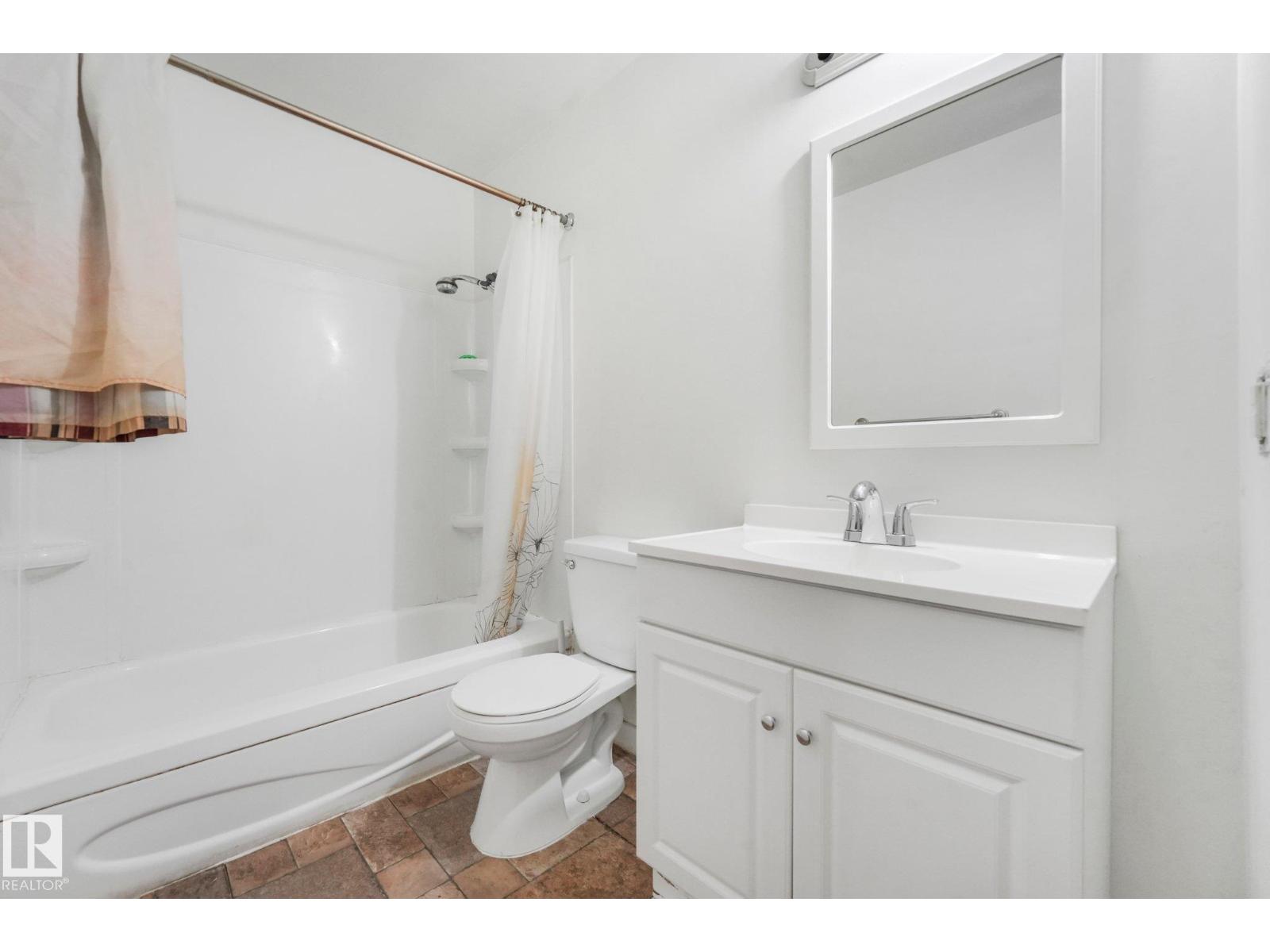 144 Roseland Vg Nw Property Photo 29